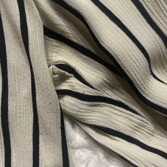 🌟Amuse Society Black & White Striped Button Down Blouse Women’s Medium - Picture 11 of 11